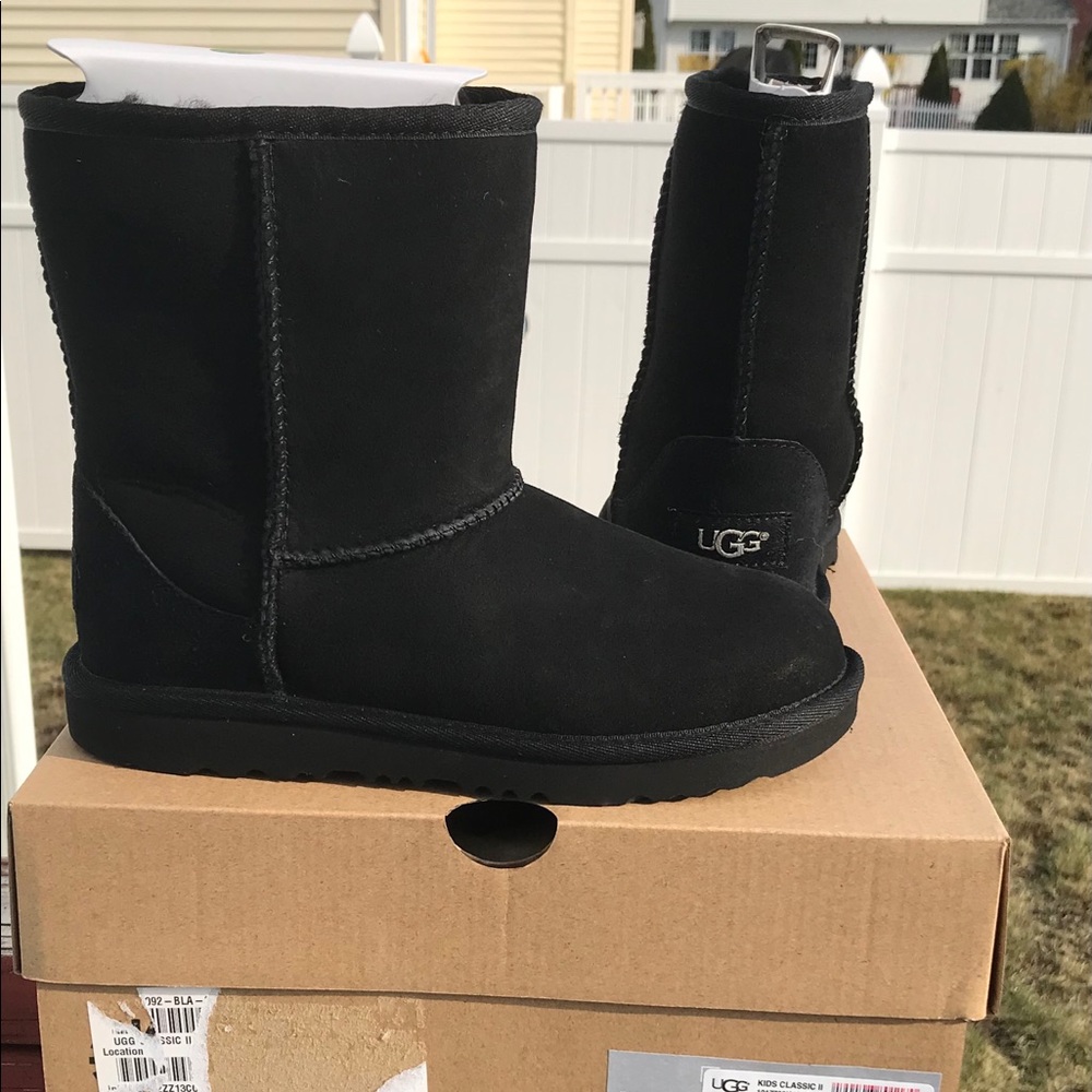 UGG Classic Short II